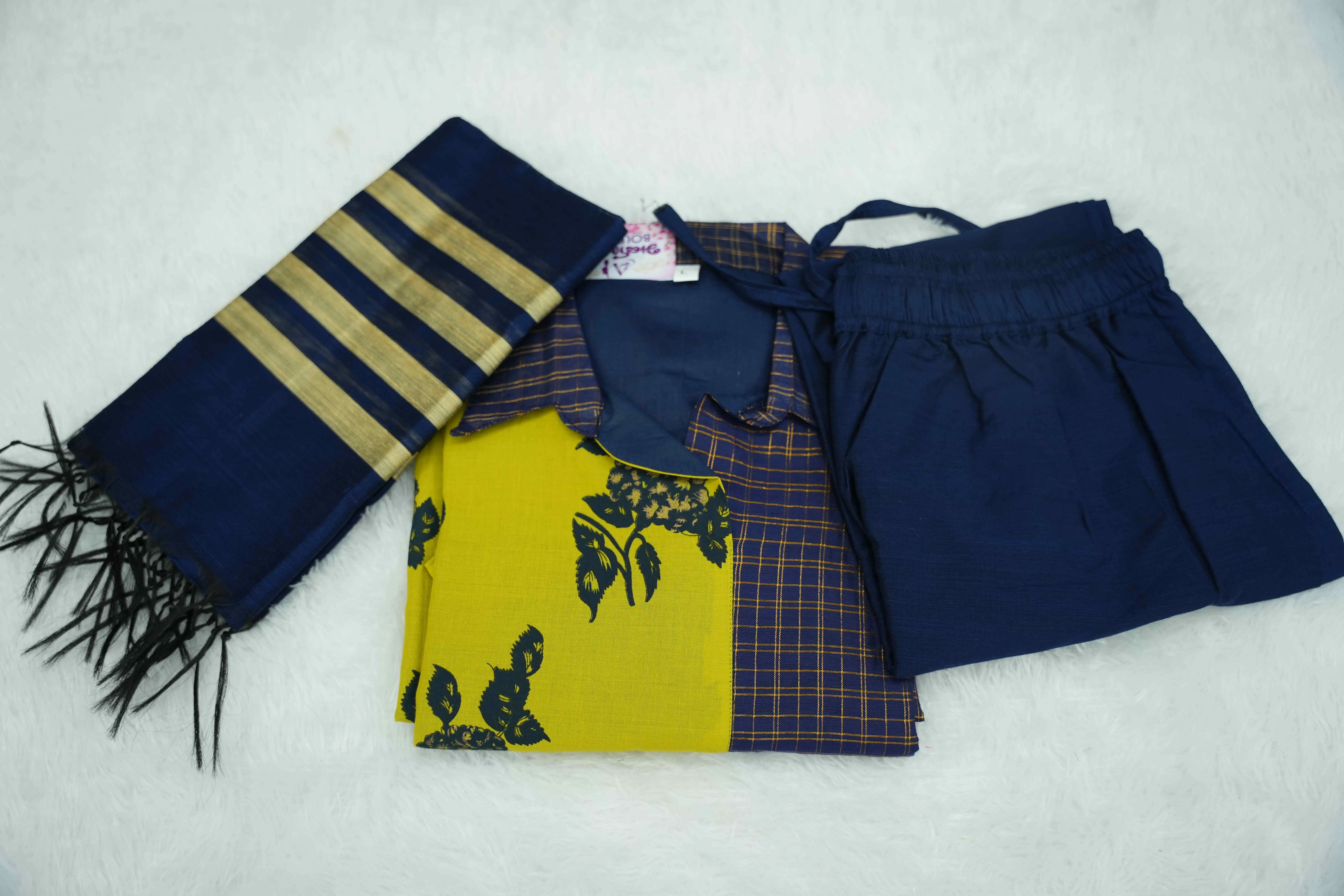 Navy Yellow Collar Set