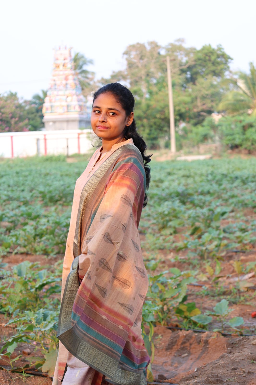 thara  gold set