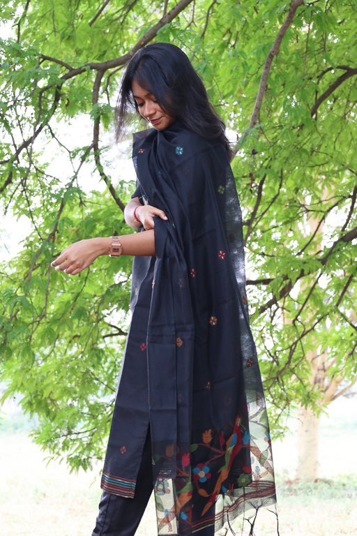 black porrot jamdhani set