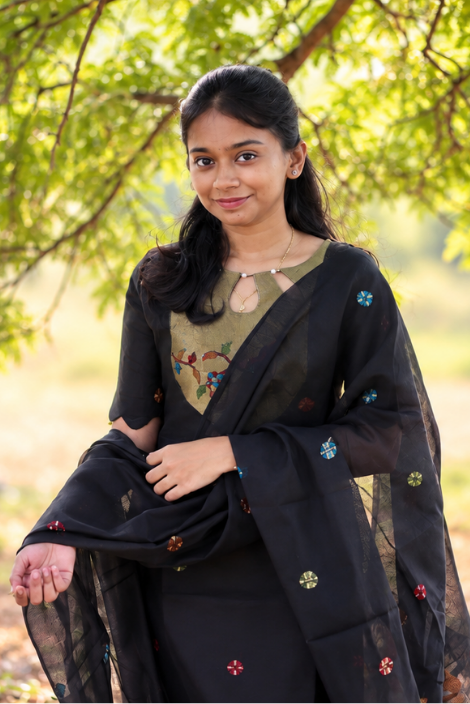 black porrot jamdhani set